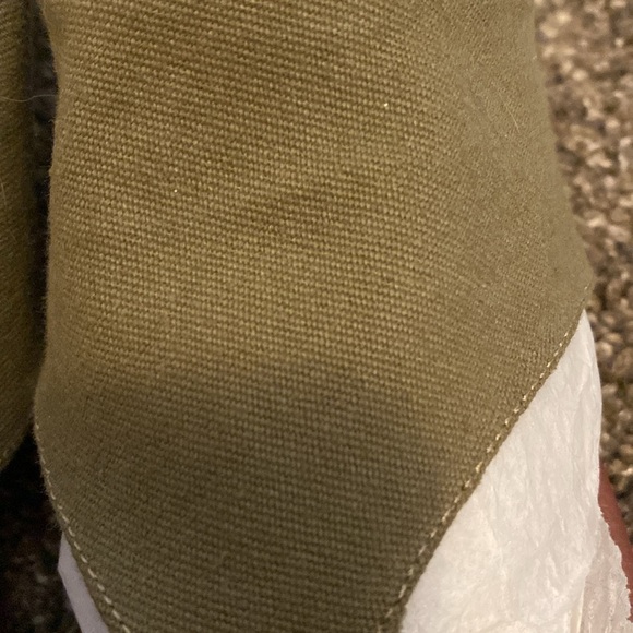 Maurices Women’s Open Toe Thong Sandals Olive Green Fabric To Ankle Sz 8.5 NWT - Picture 2 of 6